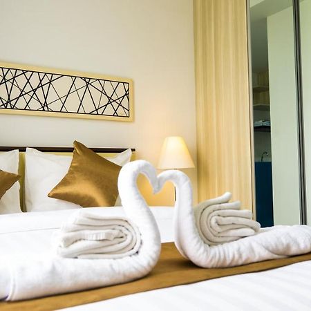 Azalea Suites Cikarang By Jayakarta Group Eksteriør bilde