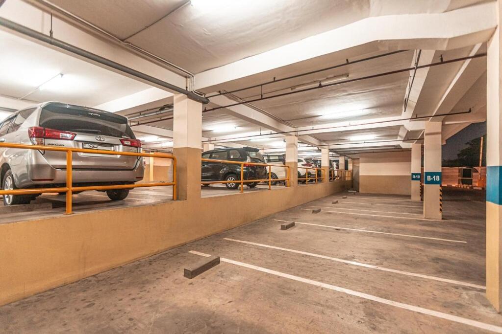 Azalea Suites Cikarang By Jayakarta Group Eksteriør bilde